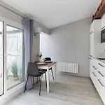 St Germain Des Pres With Balcony - Cityapartmentstay