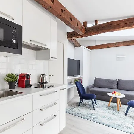 St Germain Des Pres With Balcony - Cityapartmentstay * Parigi